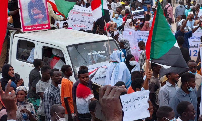 وزير الخارجية الأمريكي يُشيد بالمتظاهرين السودانيين